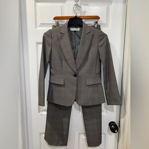 TAHARI 2piece women's suit PANT/JACKET SZ 4P